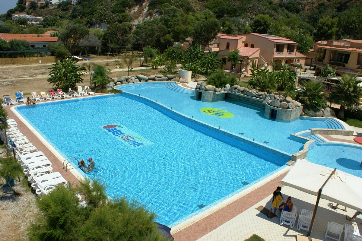 piscina al solemare club village